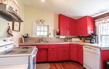 Nauset Heights, East Orleans Cape Cod vacation rental - Charming Kitchen