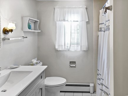 Harwich Cape Cod vacation rental - Bathroom- full