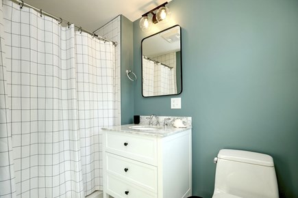 Chatham Cape Cod vacation rental - Bathroom - Full.