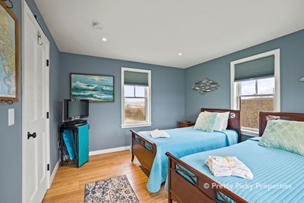 Wellfleet Cape Cod vacation rental - Main level bedroom has twin beds.