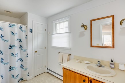 Brewster Cape Cod vacation rental - Bathroom