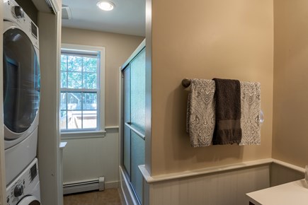 South Yarmouth Cape Cod vacation rental - Bathroom with tub/shower combination Bath Towels provided