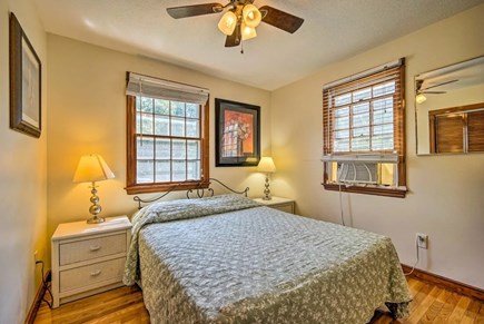Falmouth Cape Cod vacation rental - Queen Bed