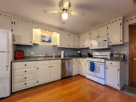 Centerville Cape Cod vacation rental - Full kitchen