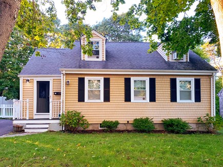 Bourne, Buzzards Bay Cape Cod vacation rental - Front of house