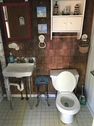 Wellfleet Cape Cod vacation rental - First floor half bath
