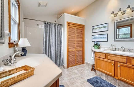 Hyannis Cape Cod vacation rental - Bathroom, double sinks, tub, spacious full bath.