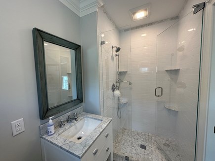 Wareham MA vacation rental - Lower master bath