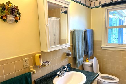 Brewster Cape Cod vacation rental - Full bathroom