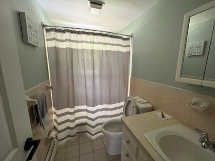 South Yarmouth Cape Cod vacation rental - Main bathroom