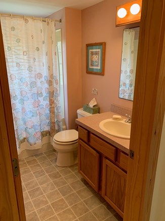 Wellfleet Cape Cod vacation rental - Upstairs bathroom