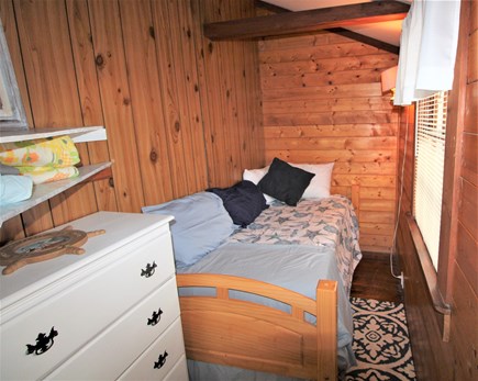 Mashpee Cape Cod vacation rental - Twin bedroom