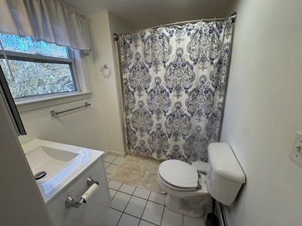 Centerville Cape Cod vacation rental - Full ensuite bath