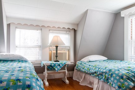 Centerville Cape Cod vacation rental - Bedroom with a full and twin