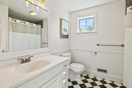 Marstons Mills Cape Cod vacation rental - Second floor bathroom