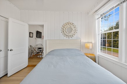 Harwich, Bank Street Beach Cottage Cape Cod vacation rental - Relax.