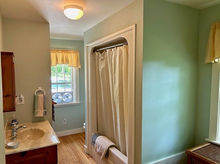 Wellfleet Cape Cod vacation rental - First floor bath with tub & shower