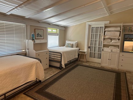 Plymouth MA vacation rental - Middle BR w/ 2 twin beds w/ pull-out trundles