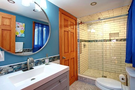 Centerville Cape Cod vacation rental - Bathroom