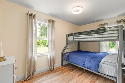 Pocasset Cape Cod vacation rental - Bedroom with bunkbeds