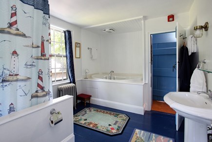 Barnstable Cape Cod vacation rental - There are 6 en-suite bedrooms. This is the Lighthouse bath.