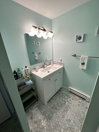 Hyannis Cape Cod vacation rental - Second bathroom