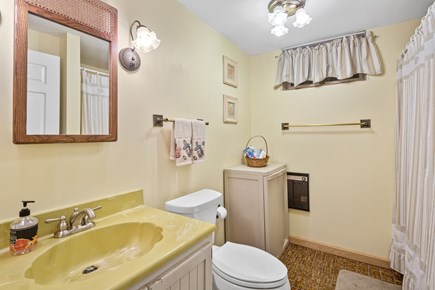 Wellfleet Cape Cod vacation rental - Full bathroom