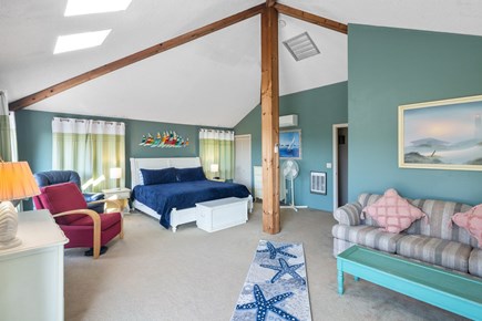 Wellfleet Cape Cod vacation rental - Spacious room with vaulted ceilings