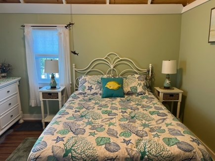 Truro, Whitman House Cottages Cape Cod vacation rental - Queen Bed in Main Bedroom