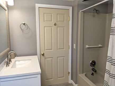 Centerville Cape Cod vacation rental - Bathroom 1 (Full)