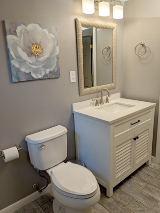 Centerville Cape Cod vacation rental - Bathroom 1