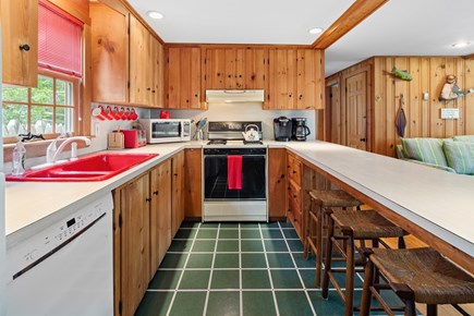 Chatham Cape Cod vacation rental - Kitchen with dishwasher and eating peninsula