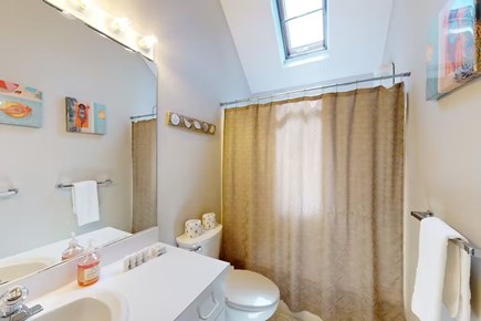 New Seabury  Cape Cod vacation rental - First floor bath