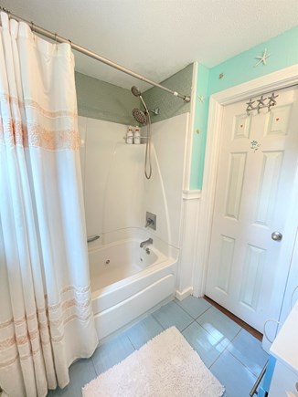 Centerville Cape Cod vacation rental - Full Bathroom jetted bath