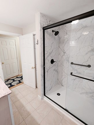 Truro Cape Cod vacation rental - Beautiful new shower for 2025!