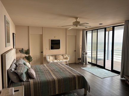 South Wellfleet on the Ocean Cape Cod vacation rental - Master Bedroom - Smart TV, King Bed, Lower level deck ocean view