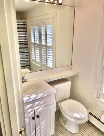 Harwich Port Cape Cod vacation rental - Second floor bathroom