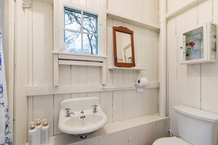 Harwich Port Cape Cod vacation rental - Full Bathroom