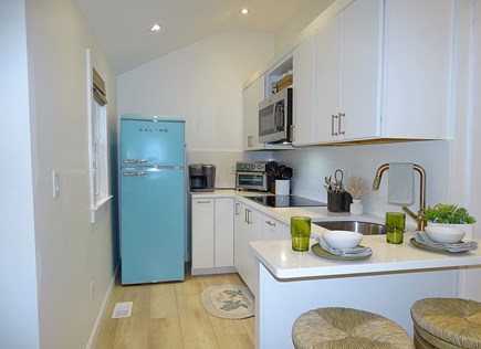 Dennisport Cape Cod vacation rental - Kitchen w quartz countertops, all new appliances