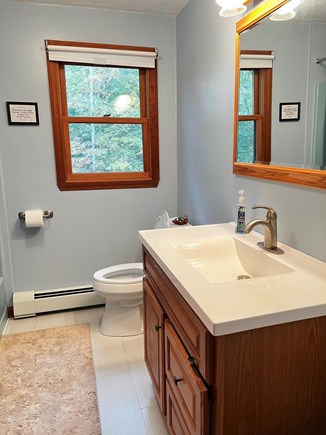 Marstons Mills Cape Cod vacation rental - Full size bathroom
