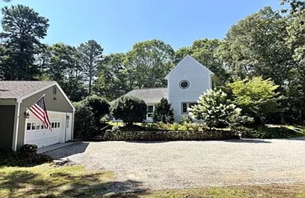 Barnstable, Centerville Cape Cod vacation rental - Front w/Parking