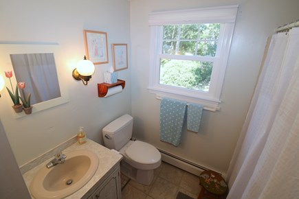 Chatham Cape Cod vacation rental - Full bath on second level