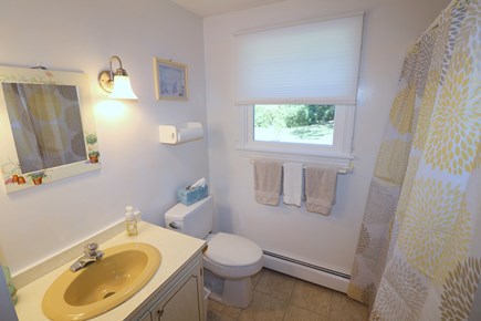 Chatham Cape Cod vacation rental - First floor full bath