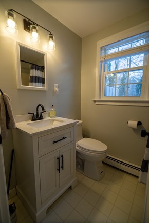 Eastham Cape Cod vacation rental - Full bath, tub/shower