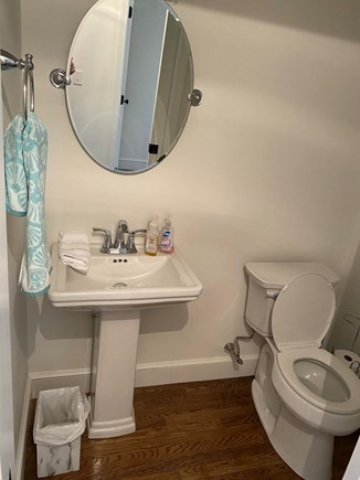 Centerville, Mid Cape Barnstable Cape Cod vacation rental - 1/2 Bathroom