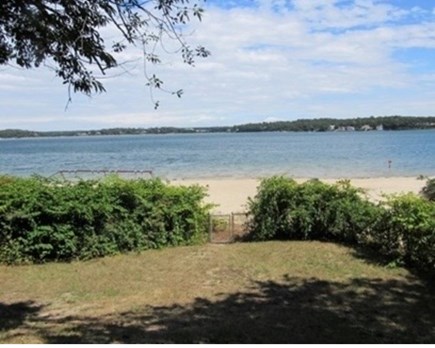 Onset, Wareham MA vacation rental - Backyard to beach