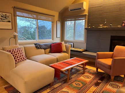 Truro, Cobb Farm Cape Cod vacation rental - Open plan upstairs - living room