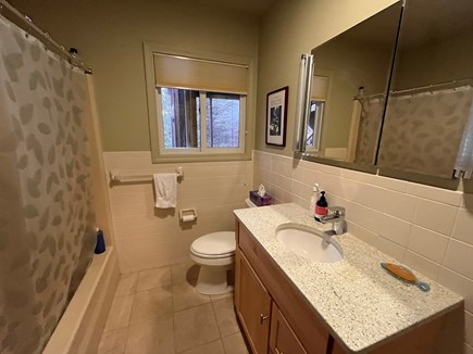 Truro, Cobb Farm Cape Cod vacation rental - Middle level bathroom