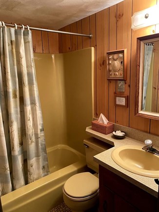 Eastham Cape Cod vacation rental - Hallway Bathroom with Tub/Shower