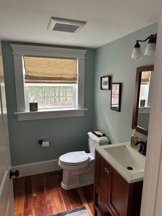 Osterville Cape Cod vacation rental - First Floor Half Bathroom